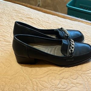 Anne Klein work flats 7.5